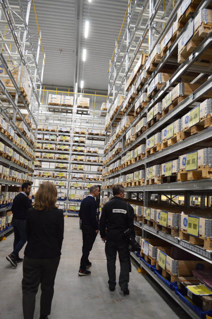 Ett större lager har också möjliggjort en säkrare och mer övervakad godshantering enligt personalen.