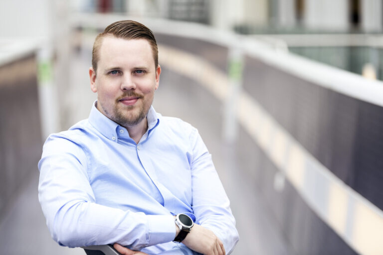 180614 foto: Christiaan DirksenPostnord porträtt i miljö Arken Stockholm