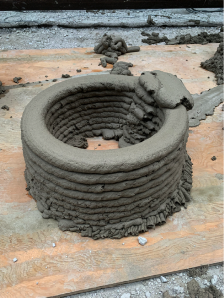 Rör utskrivet i betong. 